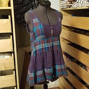 Checkered sleeveless cotton top by Fang